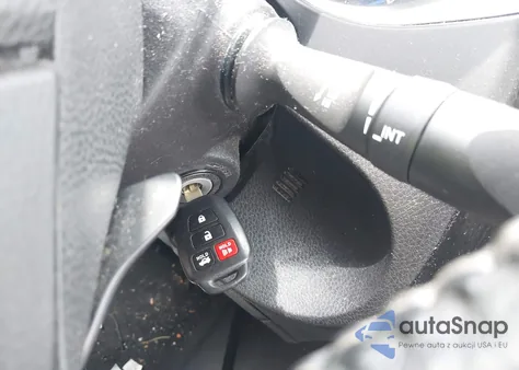 2016 Toyota Corolla S Plus z USA, uszkodzony, nr VIN 2T1BURHE4GC672631